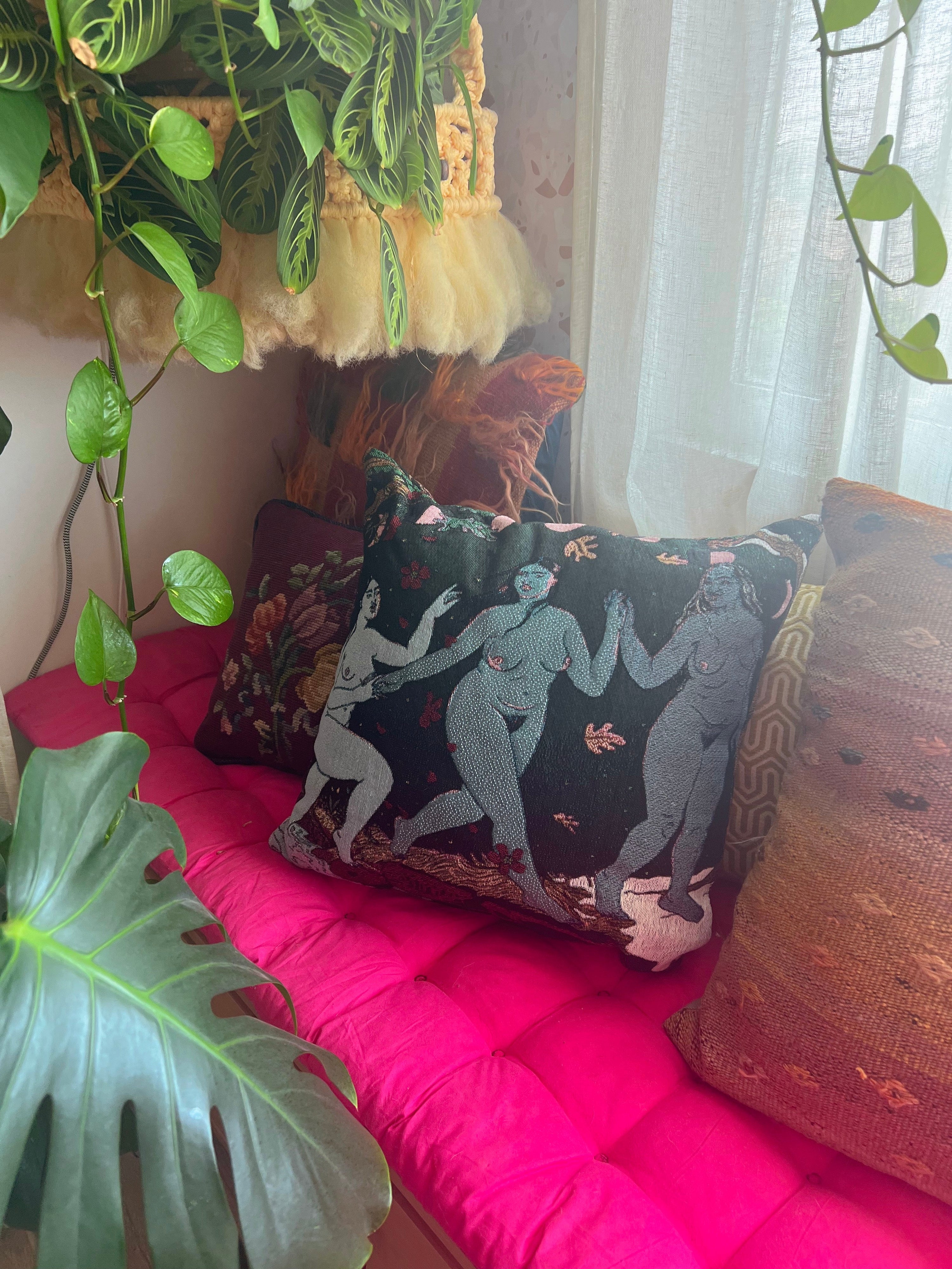 Throw Pillows & Blankets